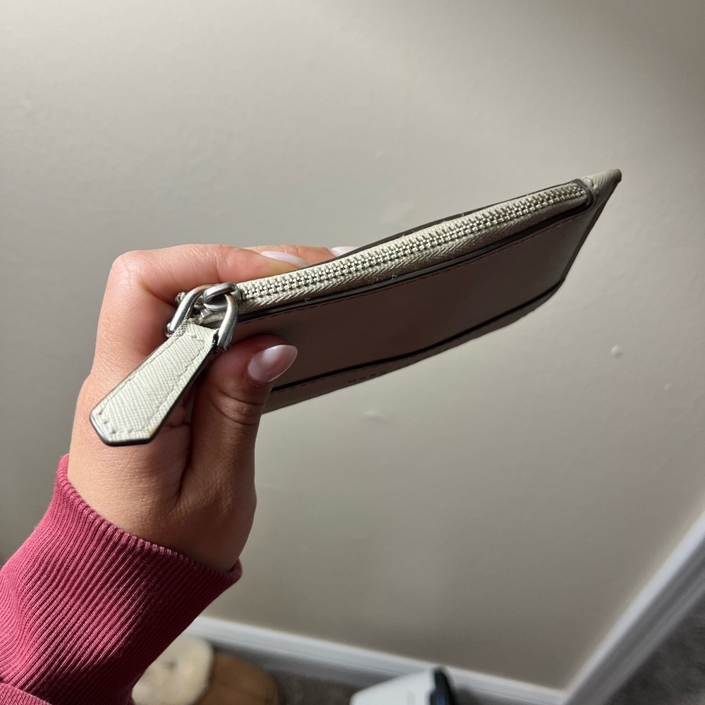Marc Jacobs Taupe Card Holder - Picture 2 of 6